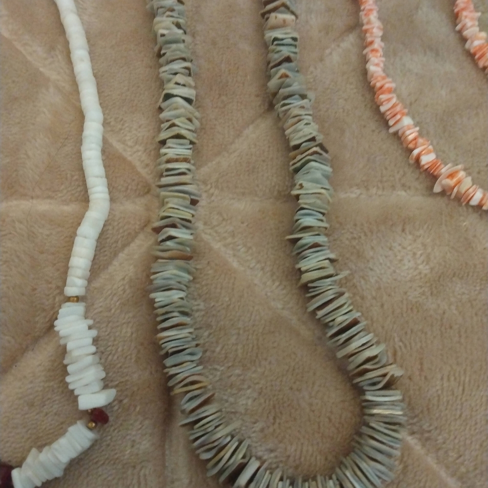 Authentic Vintage Shell Necklaces - Picture 11 of 16